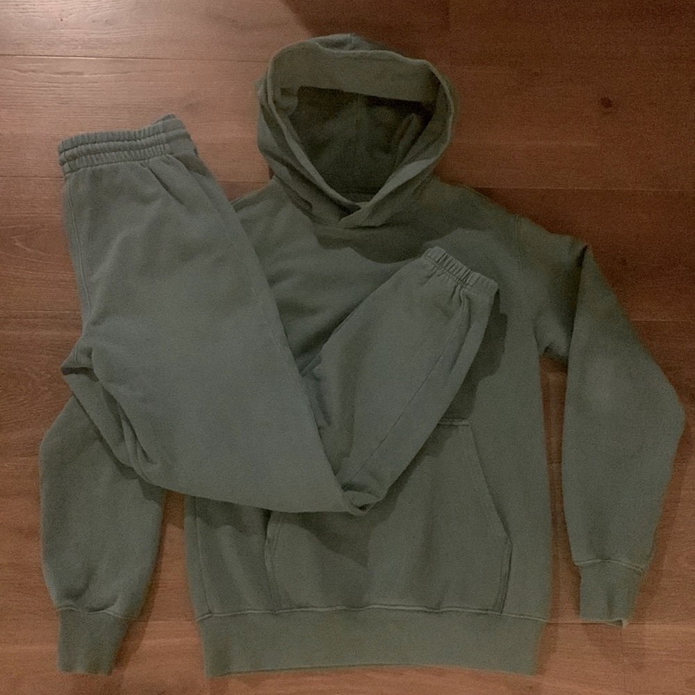 Aritzia perfect hoodie and matching cozyaf boyfriend sweatpant set.